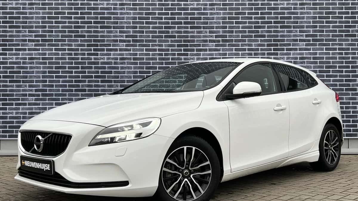 Volvo V40 — foto 1