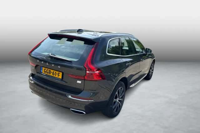 Volvo XC60 (2021) thumbnail 2