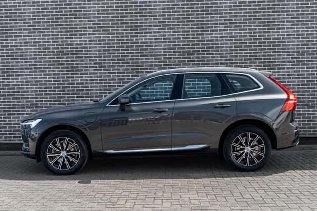 Volvo XC60 (2021) thumbnail 2