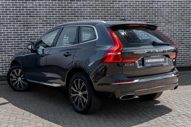 Volvo XC60 (2021) thumbnail 3