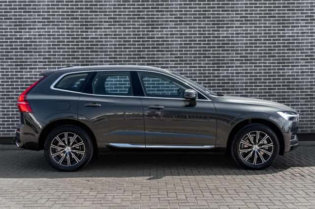 Volvo XC60 (2021) thumbnail 4