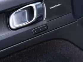 Volvo XC40 thumbnail 23