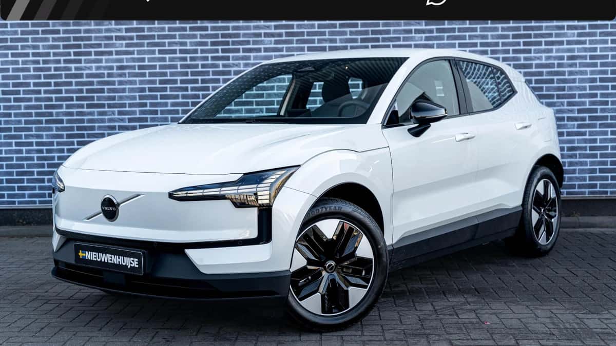 Volvo EX30 — foto 1