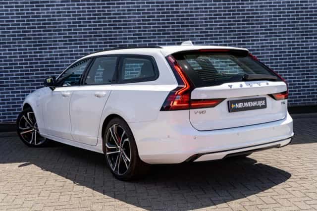 Volvo V90 (2025) thumbnail 2