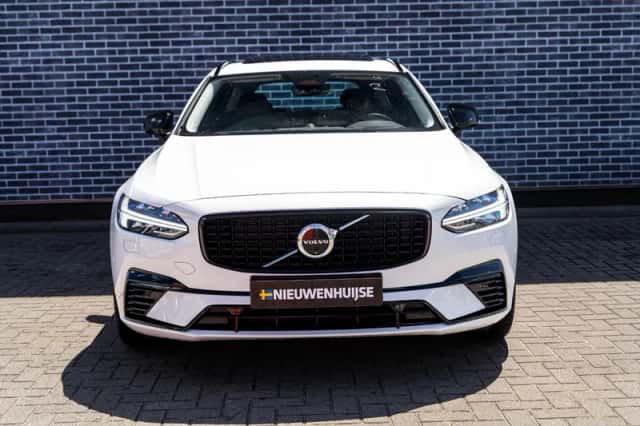 Volvo V90 (2025) thumbnail 3