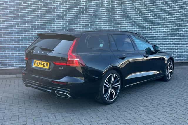 Volvo V60 (2022) thumbnail 2
