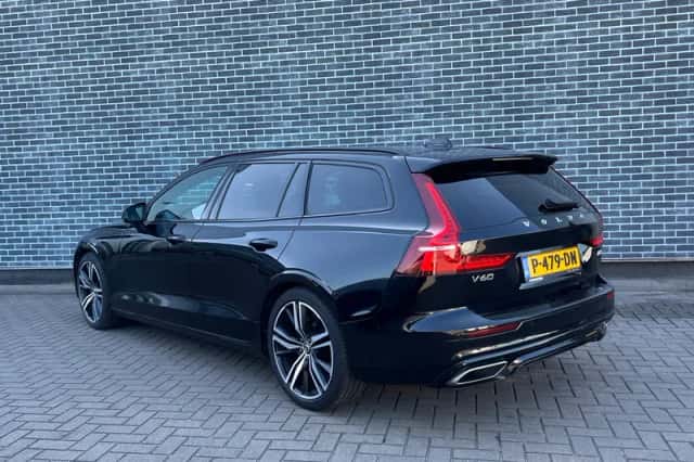 Volvo V60 (2022) thumbnail 4