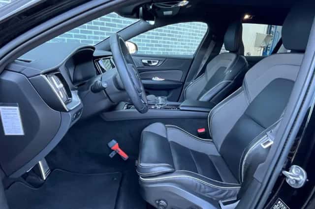 Volvo V60 (2022) thumbnail 6