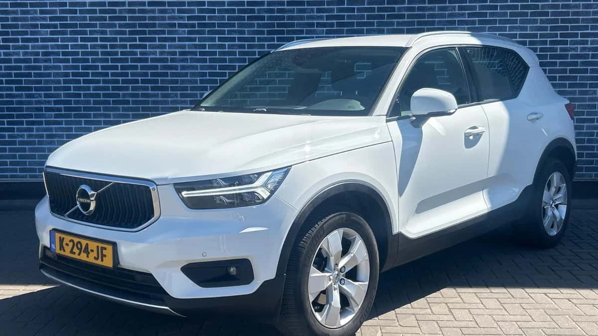 Volvo XC40 (2021) — foto 1