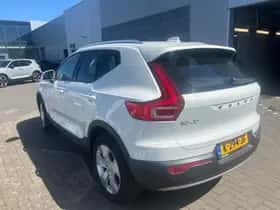 Volvo XC40 (2021) thumbnail 3