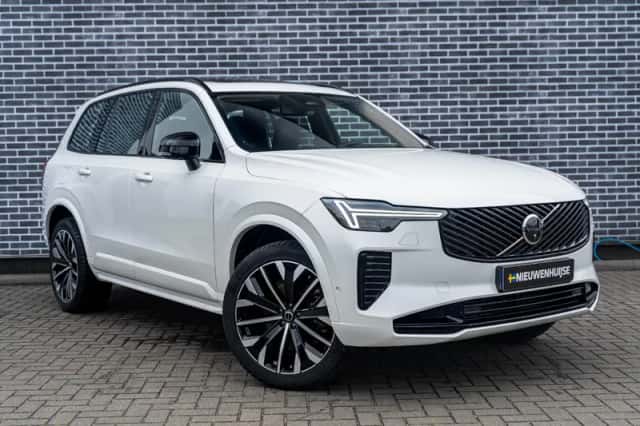 Volvo XC90 (2025) thumbnail 3