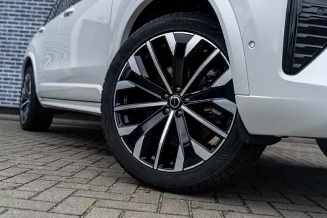 Volvo XC90 (2025) thumbnail 5