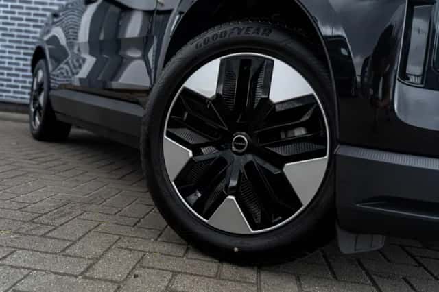 Volvo EX30 (2026) thumbnail 4