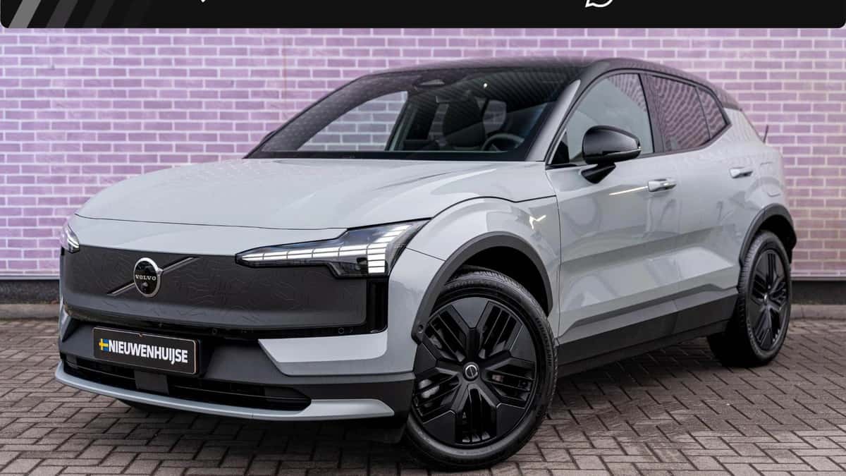 Volvo EX30 — foto 1