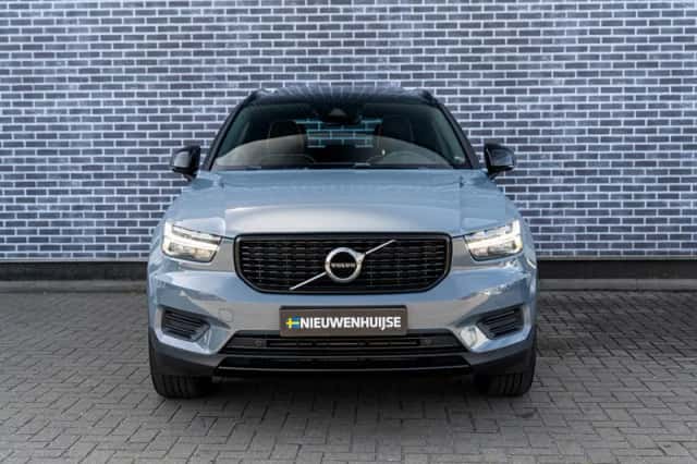 Volvo XC40 (2019) thumbnail 2