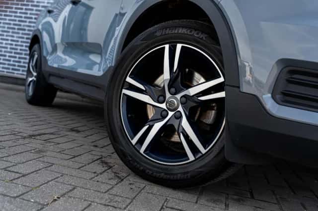 Volvo XC40 (2019) thumbnail 4
