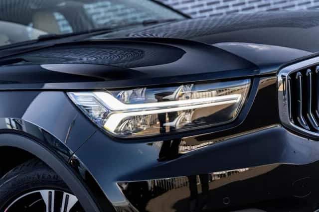 Volvo XC40 (2021) thumbnail 4