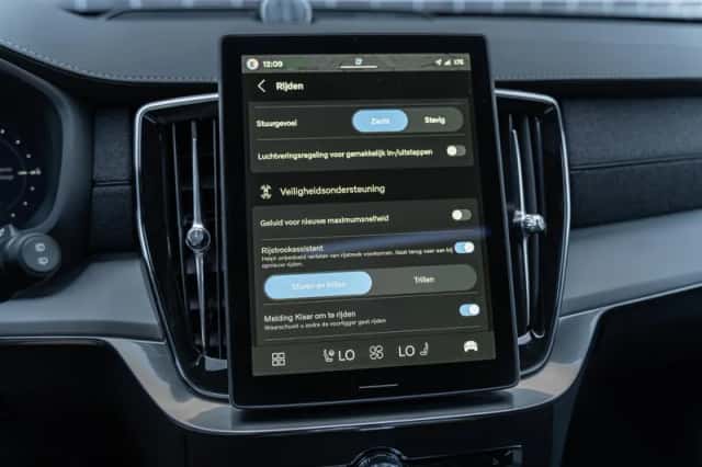 Volvo XC90 (2026) thumbnail 5