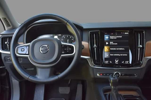 Volvo V90 (2020) thumbnail 2