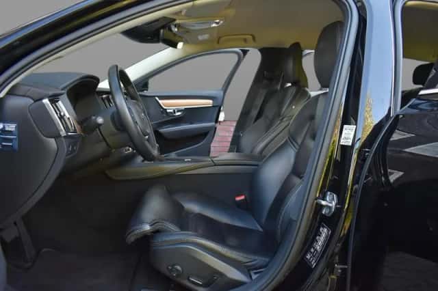 Volvo V90 (2020) thumbnail 4