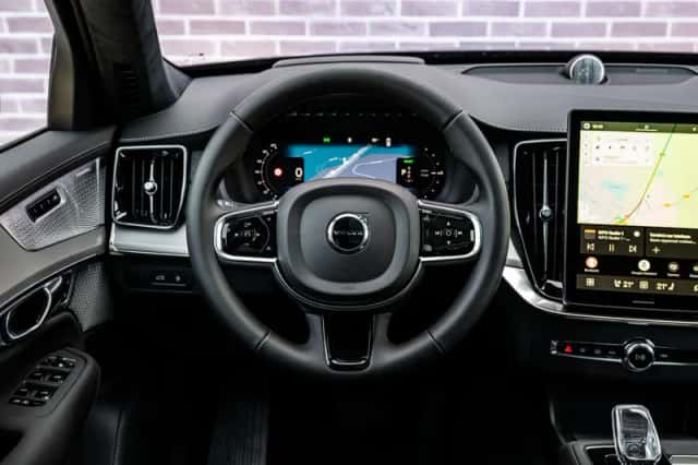Volvo XC90 (2026) thumbnail 3