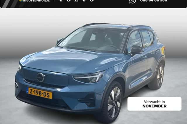 Volvo XC40 (2024) thumbnail 1