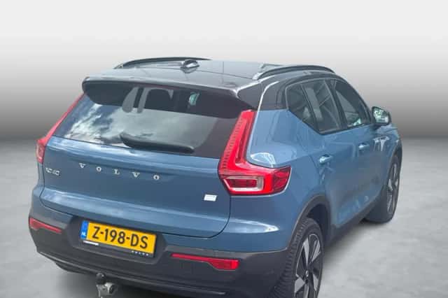 Volvo XC40 (2024) thumbnail 2