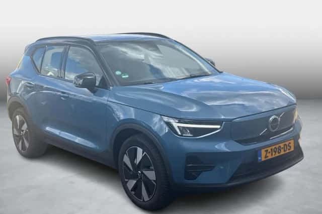 Volvo XC40 (2024) thumbnail 3