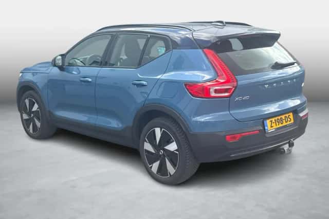 Volvo XC40 (2024) thumbnail 4