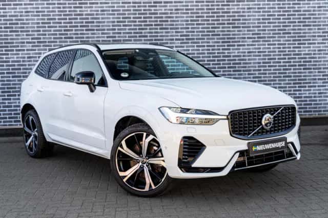 Volvo XC60 (2024) thumbnail 3