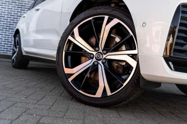 Volvo XC60 (2024) thumbnail 5