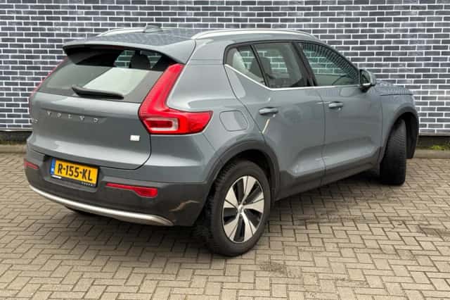 Volvo XC40 (2022) thumbnail 2