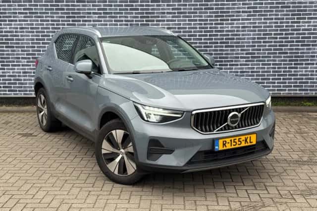 Volvo XC40 (2022) thumbnail 3