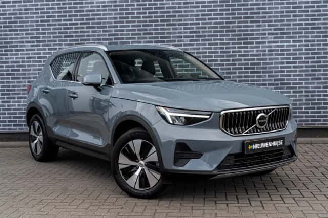 Volvo XC40 (2022) thumbnail 3