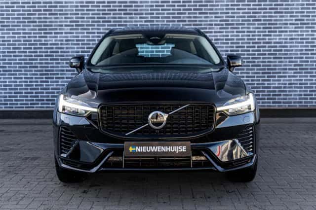 Volvo XC60 (2023) thumbnail 2