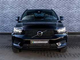 Volvo XC40 thumbnail 2