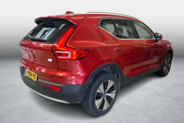Volvo XC40 (2021) thumbnail 2
