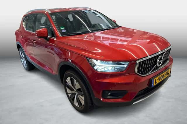Volvo XC40 (2021) thumbnail 3