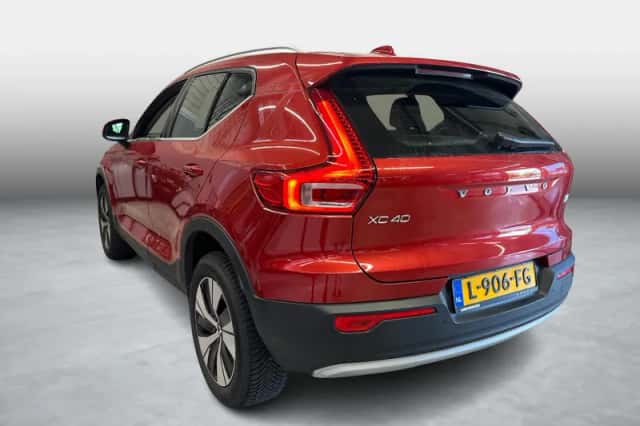Volvo XC40 (2021) thumbnail 4