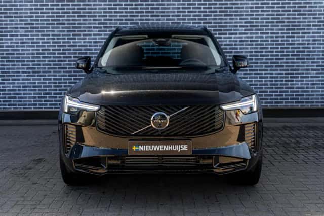 Volvo XC90 (2025) thumbnail 2
