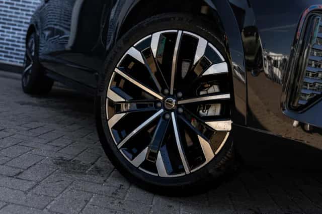 Volvo XC90 (2025) thumbnail 5