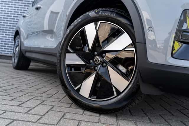 Volvo EX40 (2026) thumbnail 4