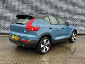 Volvo XC40 thumbnail 2