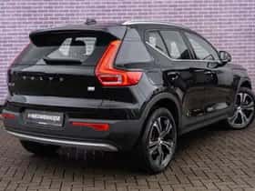 Volvo XC40 thumbnail 2