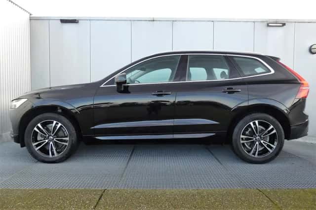 Volvo XC60 (2018) thumbnail 2