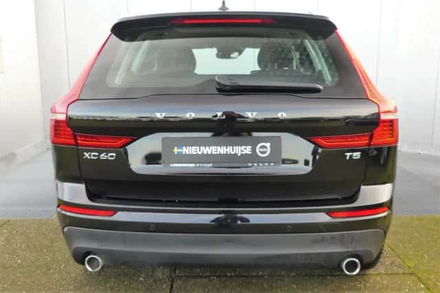 Volvo XC60 (2018) thumbnail 5