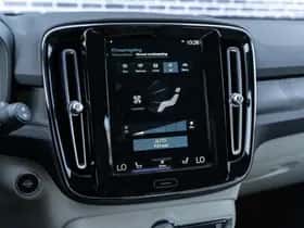 Volvo XC40 thumbnail 40