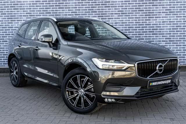 Volvo XC60 (2018) thumbnail 3