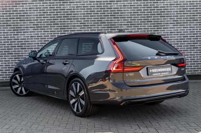 Volvo V90 (2025) thumbnail 3