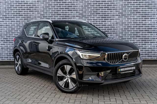 Volvo XC40 (2022) thumbnail 3